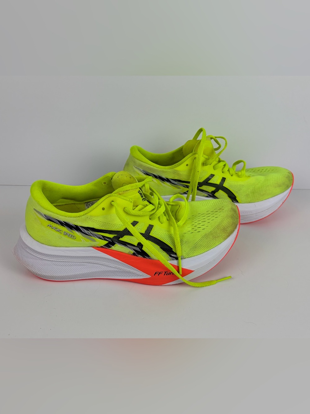 Men’s ASICS Magic Speed 4 Neon Yellow and Black Running Shoes Size 9